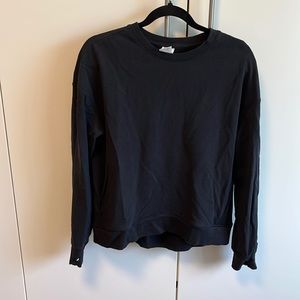 Sweatshirt with pockets and thumb holes, large